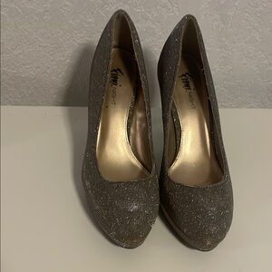 FIONI Clothing Glittering Gray Heels